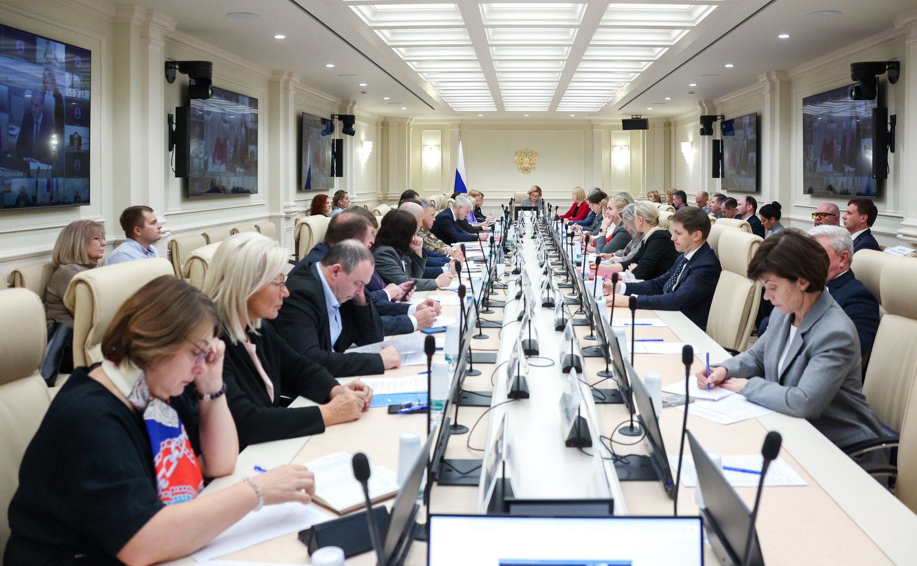 Круглый стол Комитета СФ по экономической политике совместно с Комитетом СФ по социальной политике «О реабилитации и абилитации инвалидов, в том числе из числа участников специальной военной операции, в целях их возвращения к трудовой деятельности»