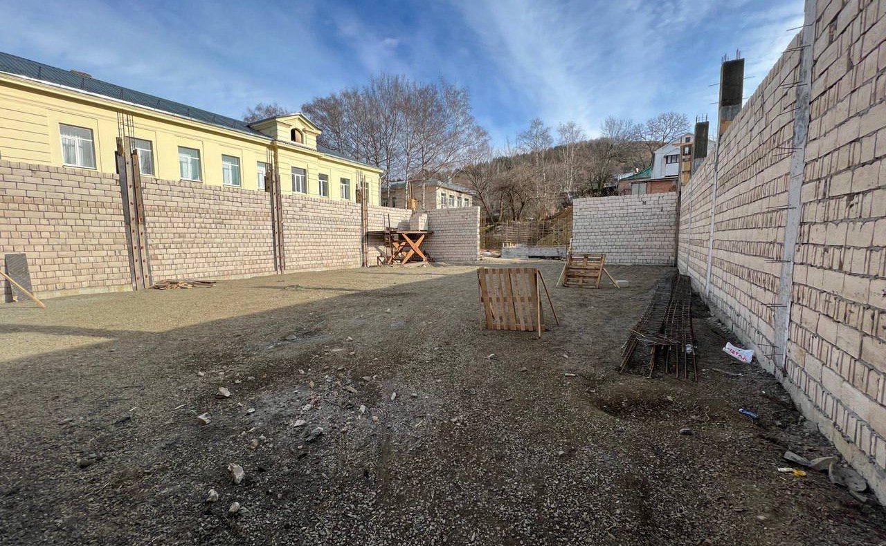 Анатолий Артамонов совершил рабочую поездку в Кавминводы и посетил строительные площадки социальных объектов Кисловодска