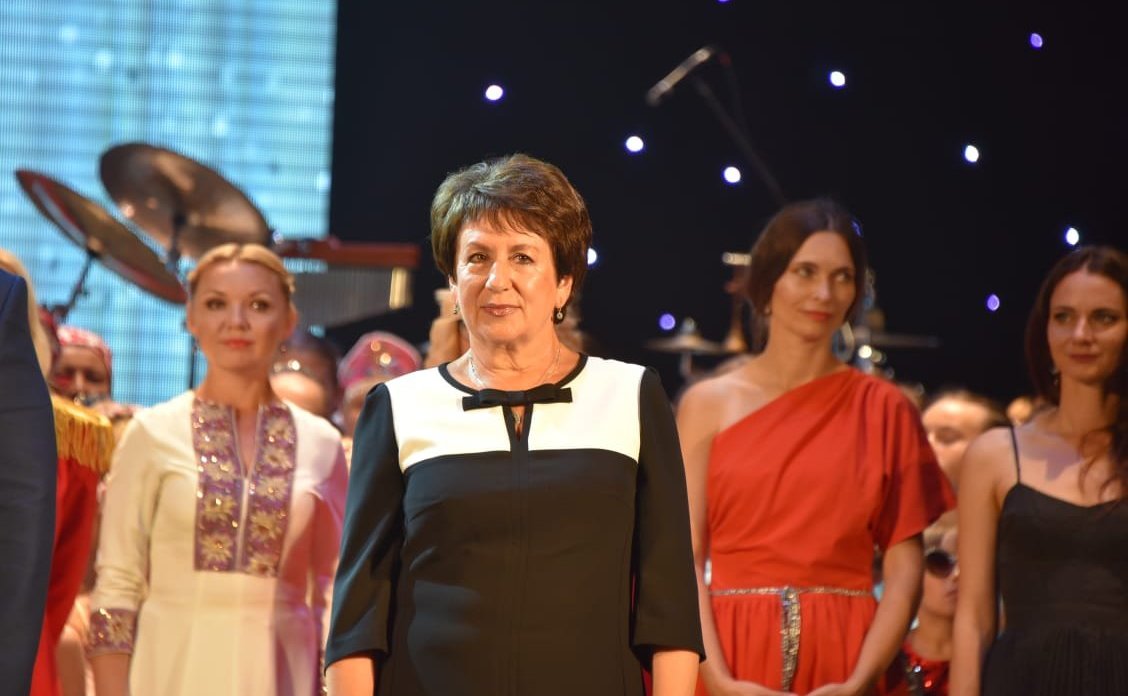 Екатерина Алтабаева вручила благодарности Председателя СФ севастопольскому коллективу ДКР