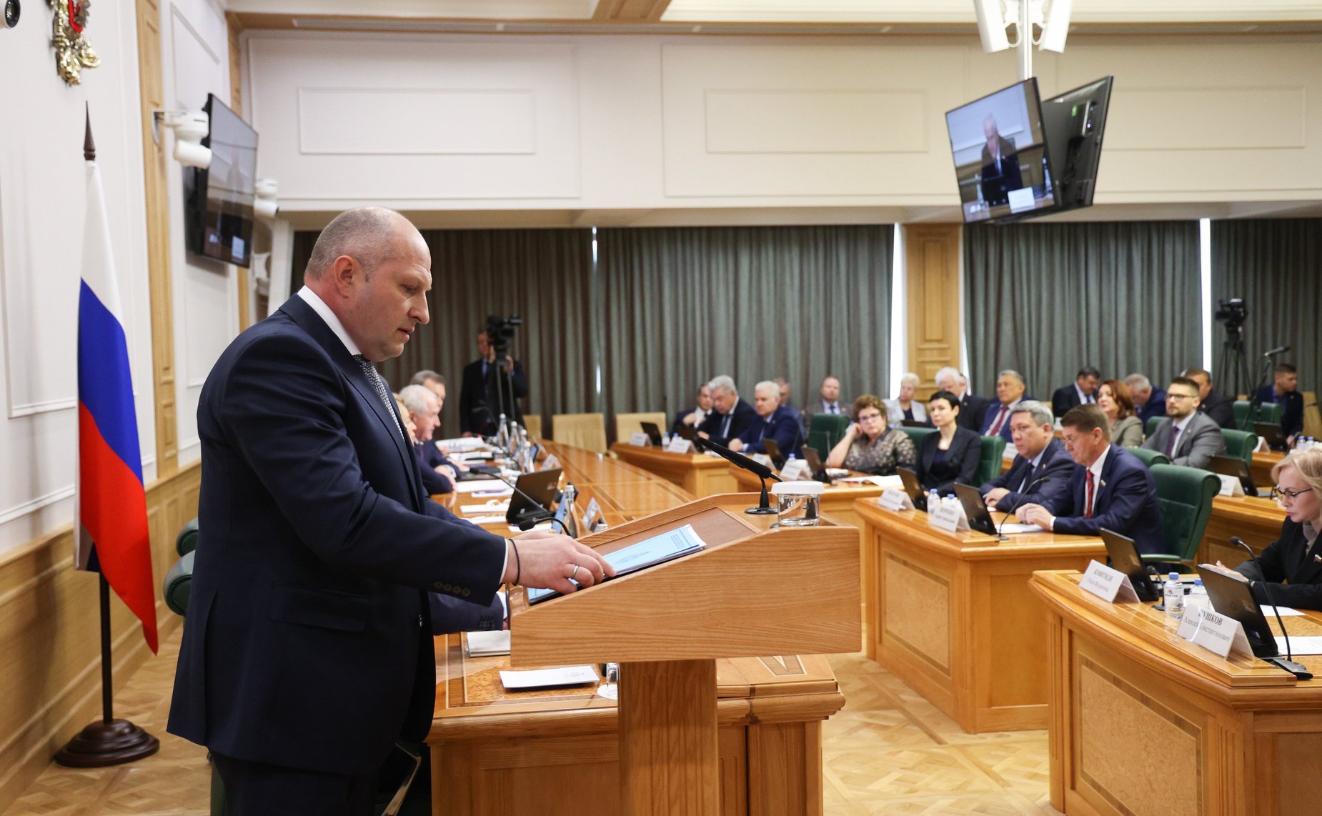 Состоялись консультации комитетов Совета Федерации по предложенной Президентом России кандидатуре на должность главы МЧС