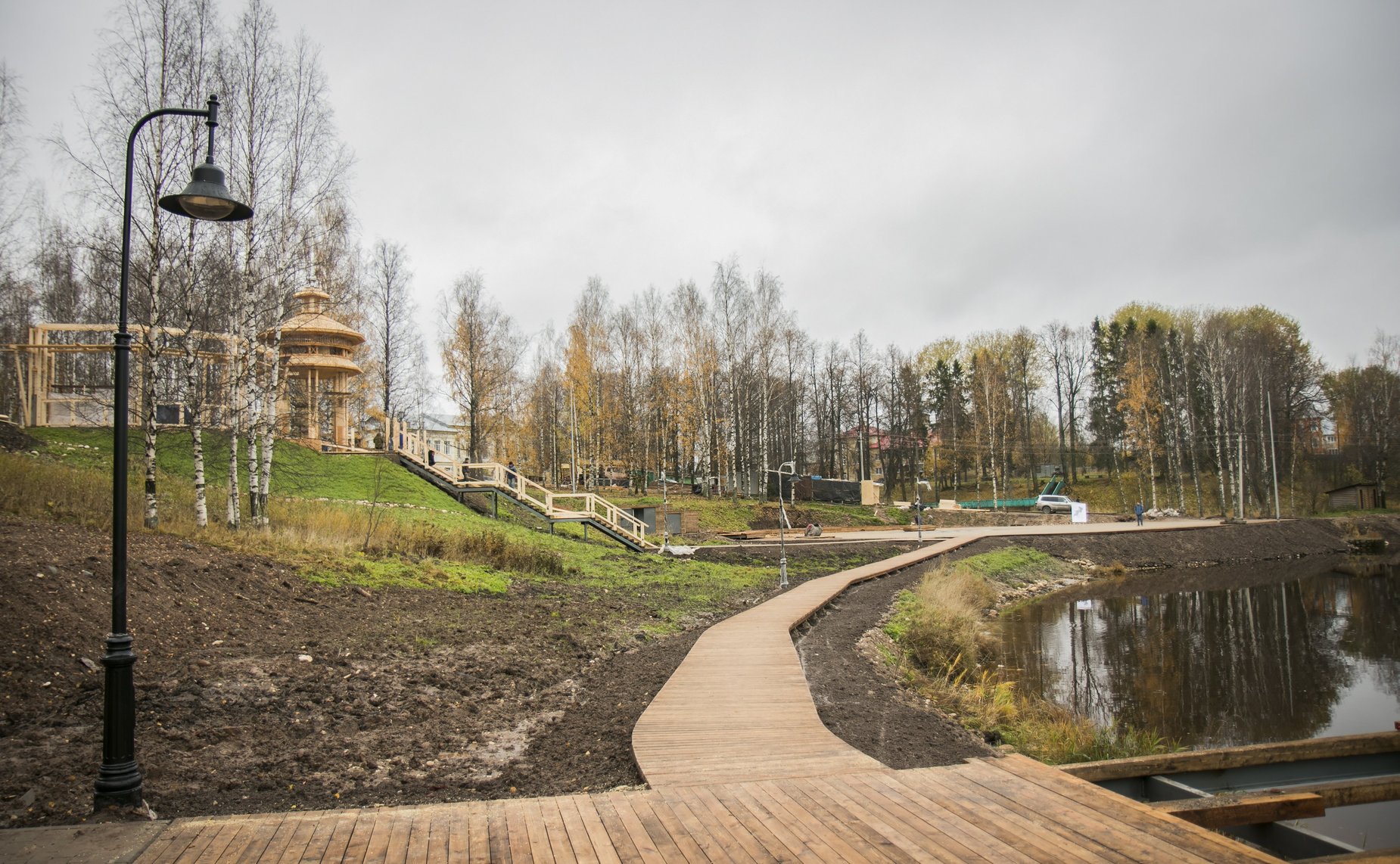 Ю. Воробьев проинспектировал ход работ по строительству набережной Вытегры