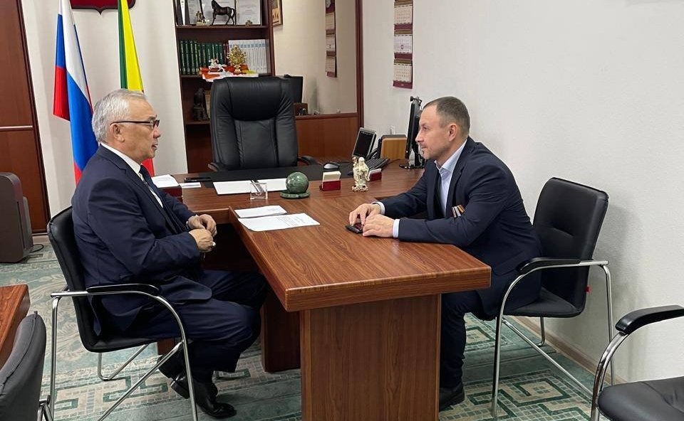 Баир Жамсуев в рамках работы в регионе провел прием граждан по личным вопросам в городе Чите и поселке Агинское
