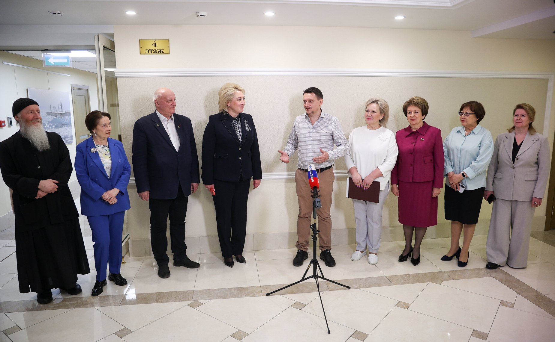 Открытие в Совете Федерации художественной выставки «Выставка живописи» художника А. Адамова