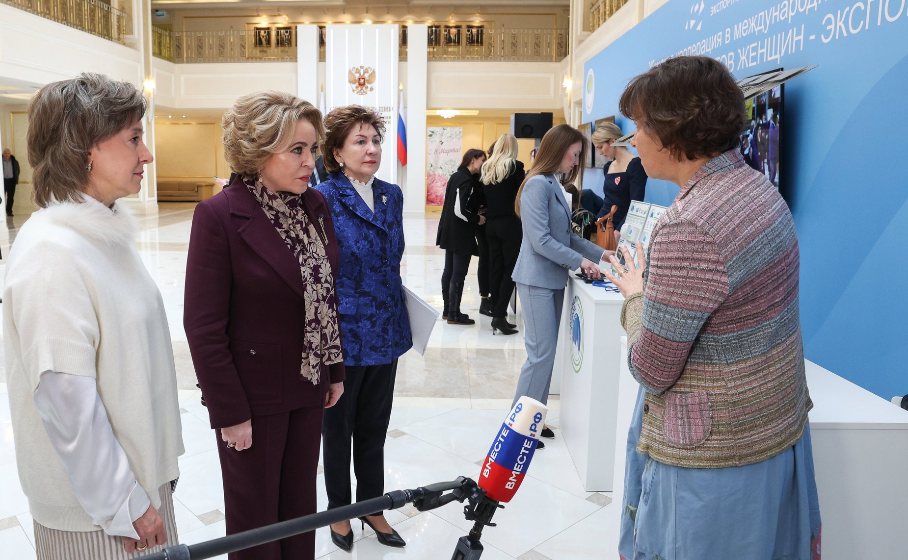 Валентина Матвиенко открыла в Совете Федерации выставку «Женская кооперация в международной торговле»