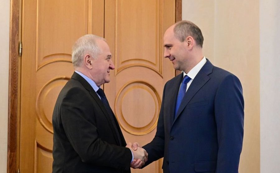 Встреча председателя Комитета Совета Федерации по обороне и безопасности Владимира Булавина с врио губернатора Свердловской области Денисом Паслером