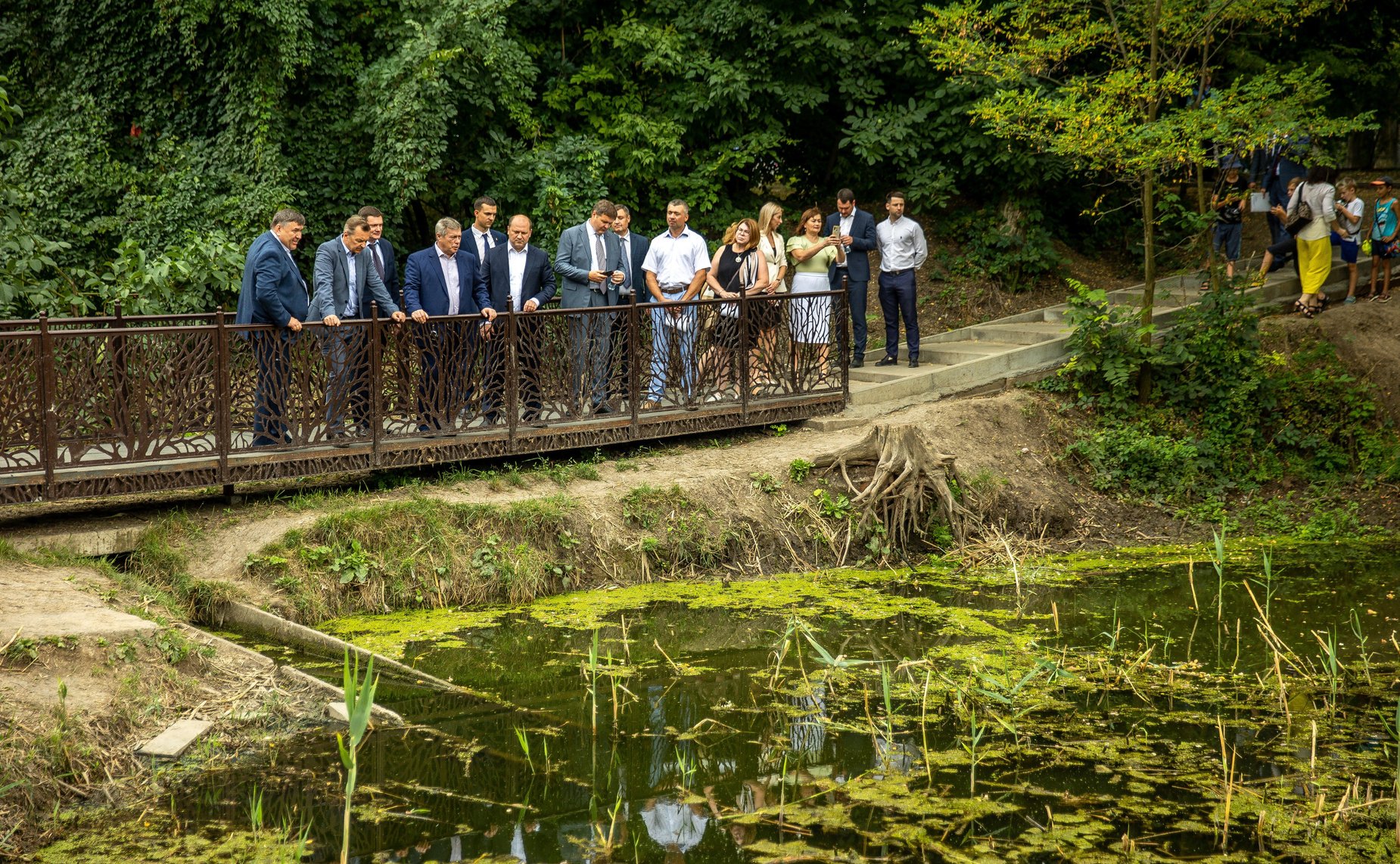 Андрей Яцкин в ходе рабочей поездки в регион посетил город Таганрог и осмотрел объекты городской среды