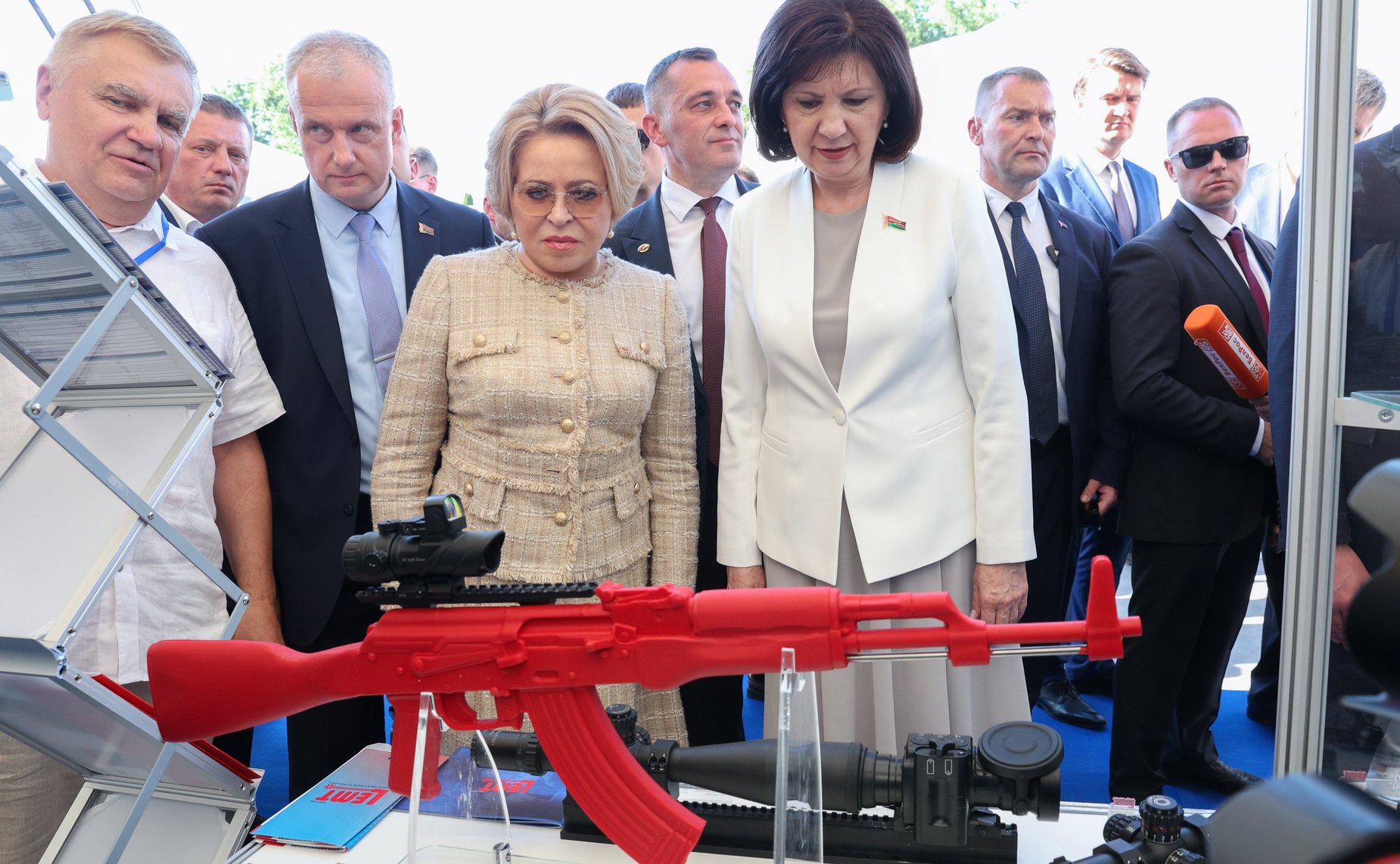 На полях XI Форума регионов Беларуси и России в Витебске проходит выставка достижений народного хозяйства двух стран