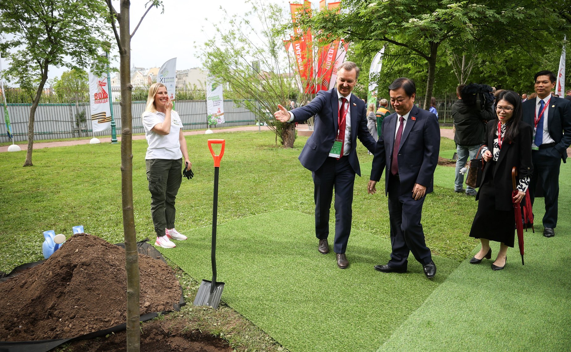 Церемония высадки деревьев в рамках проведения международной эколого-патриотической акции «Сад памяти», приуроченной к году Защитника Отечества