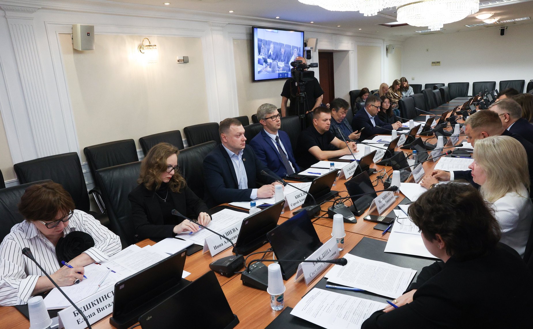 Круглый стол Комитета СФ по социальной политике на тему «Вопросы профессиональной самореализации молодых граждан России: современные вызовы и перспективы»