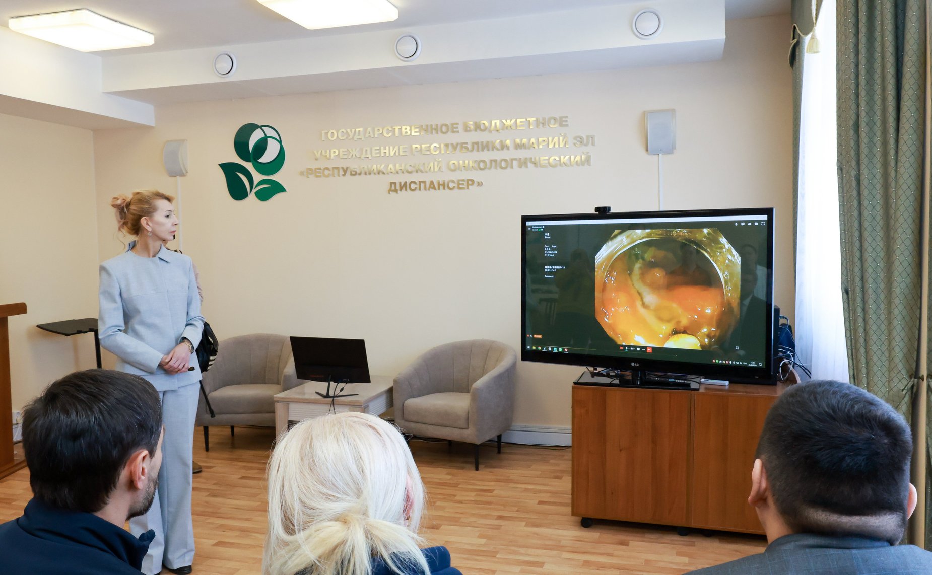 Сенаторы посетили Республиканский клинический онкодинспансер