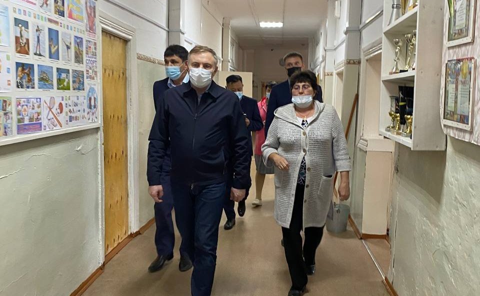 Александр Варфоломеев посетил социальные объекты в селах Республики Бурятия