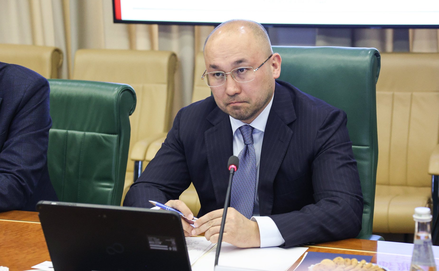 Встреча первого заместителя Председателя Совета Федерации Андрея Яцкина с Чрезвычайным и Полномочным Послом Республики Казахстан в РФ