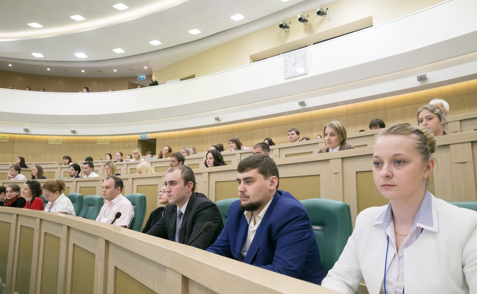 В Совете Федерации состоялась встреча с молодыми социальными работниками — участниками Форума «Молодежный социальный совет-2016»