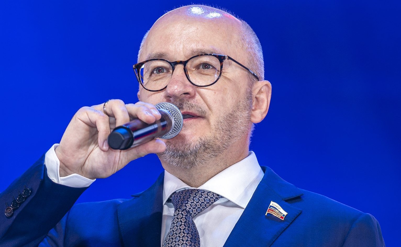 Олег Цепкин принял участие в торжественном вечере для ветеранов городских предприятий Магнитогорска