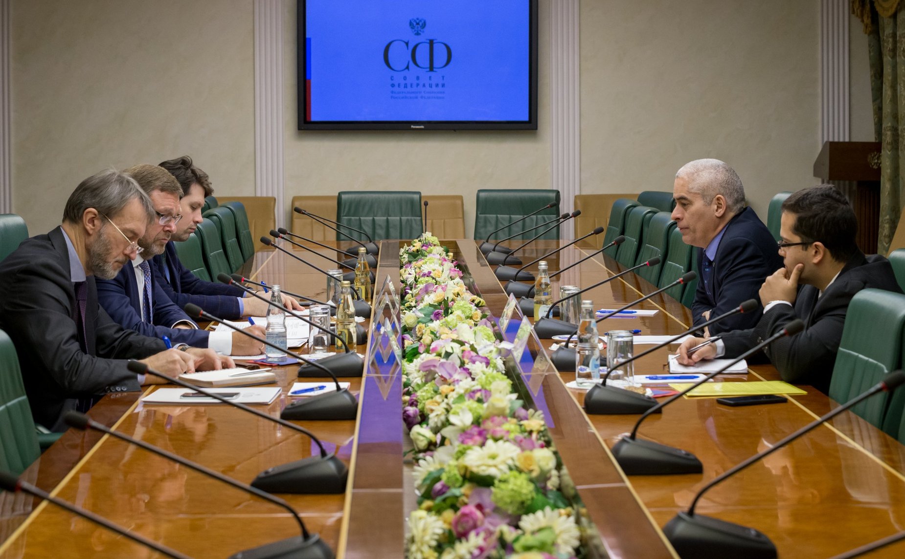 Встреча Константина Косачева с Чрезвычайным и Полномочным Послом Кубы в РФ Херардо Порталем