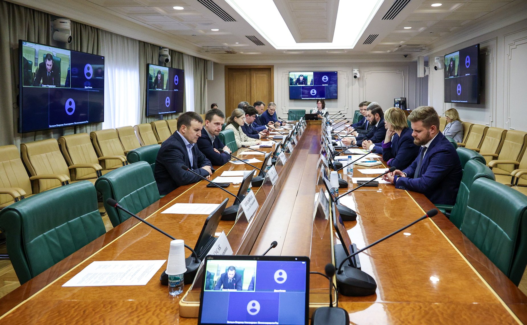 Круглый стол на тему «О совершенствовании моделей рынка, отраслевой и антимонопольной политики в условиях динамично развивающихся рынков телекоммуникаций и информационных технологий»