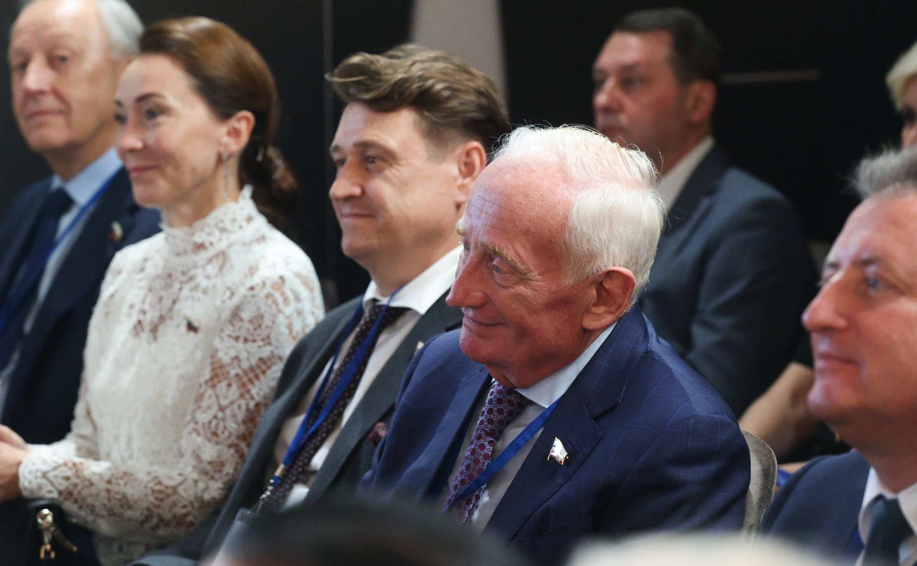 В рамках работы Х Парламентского форума «Историко-культурное наследие России» в Великом Новгороде Валентина Матвиенко посетила детскую общеобразовательную школу имени Г.Р. Державина и Дом музыки имени С.В. Рахманинова