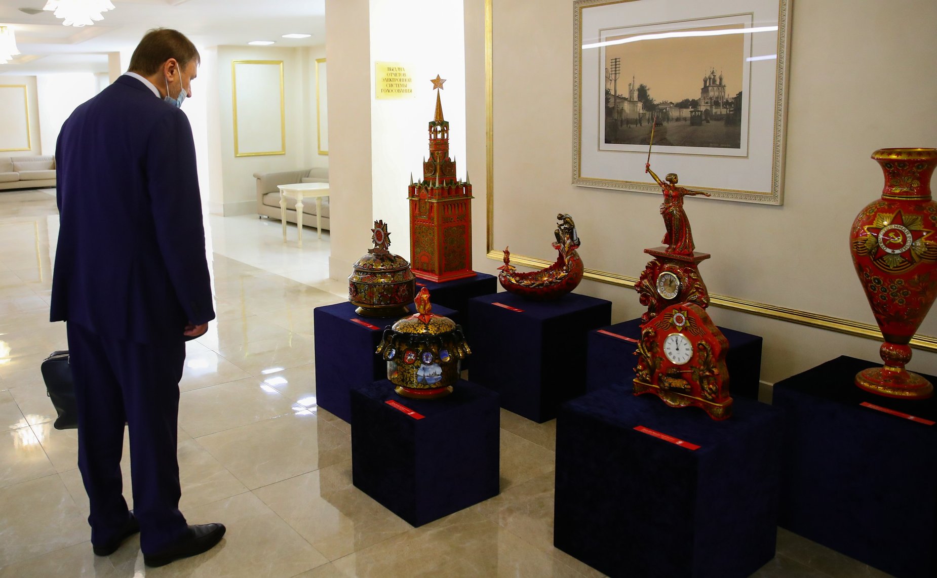 Открытие в Совете Федерации выставки «Великая Отечественная война 1941 – 1945 годов в произведениях мастеров народных художественных промыслов России»