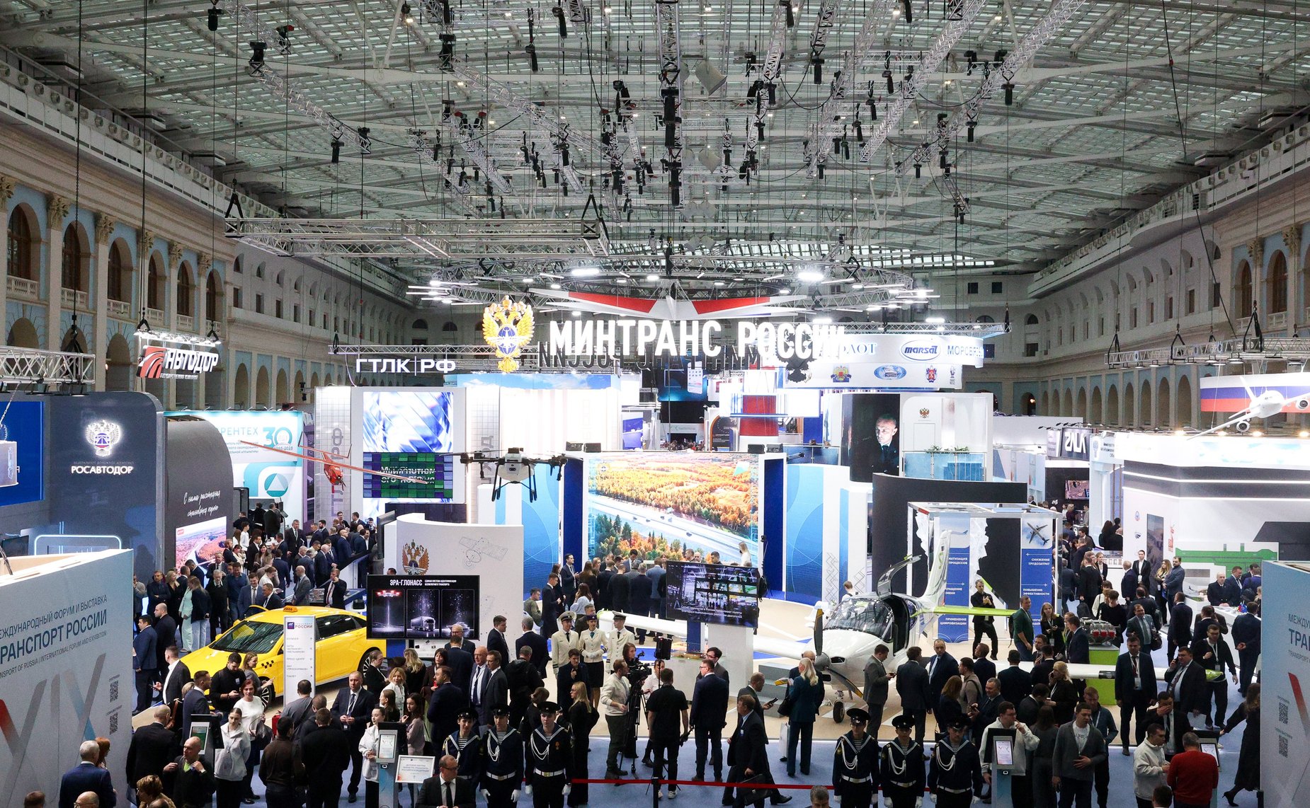 Совместное заседание Комитета Совета Федерации по экономической политике и Комитета Государственной Думы по транспорту в рамках Транспортной недели – 2025 «О совместных подходах к развитию пунктов пропуска через Государственную границу РФ»