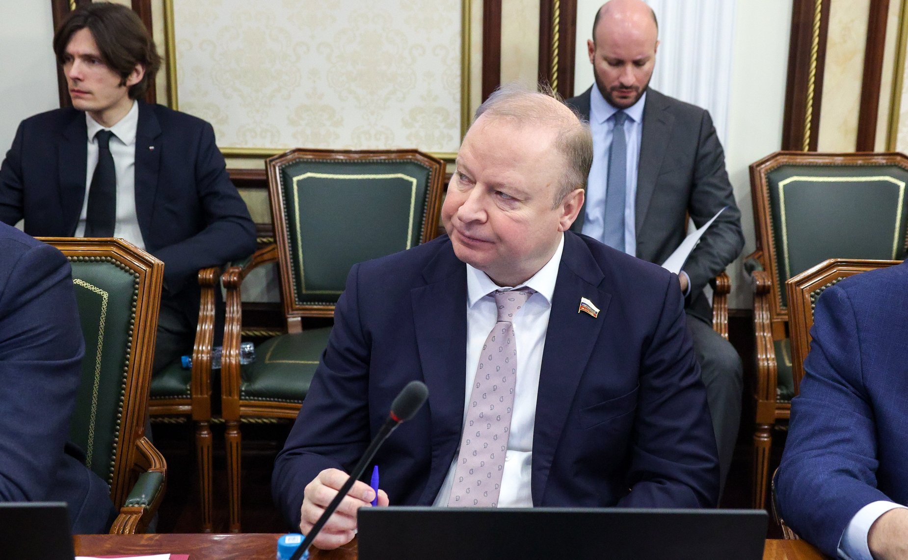 Круглый стол на тему «Развитие космической отрасли в целях обеспечения обороны и безопасности Российской Федерации: проблемы и пути решения»