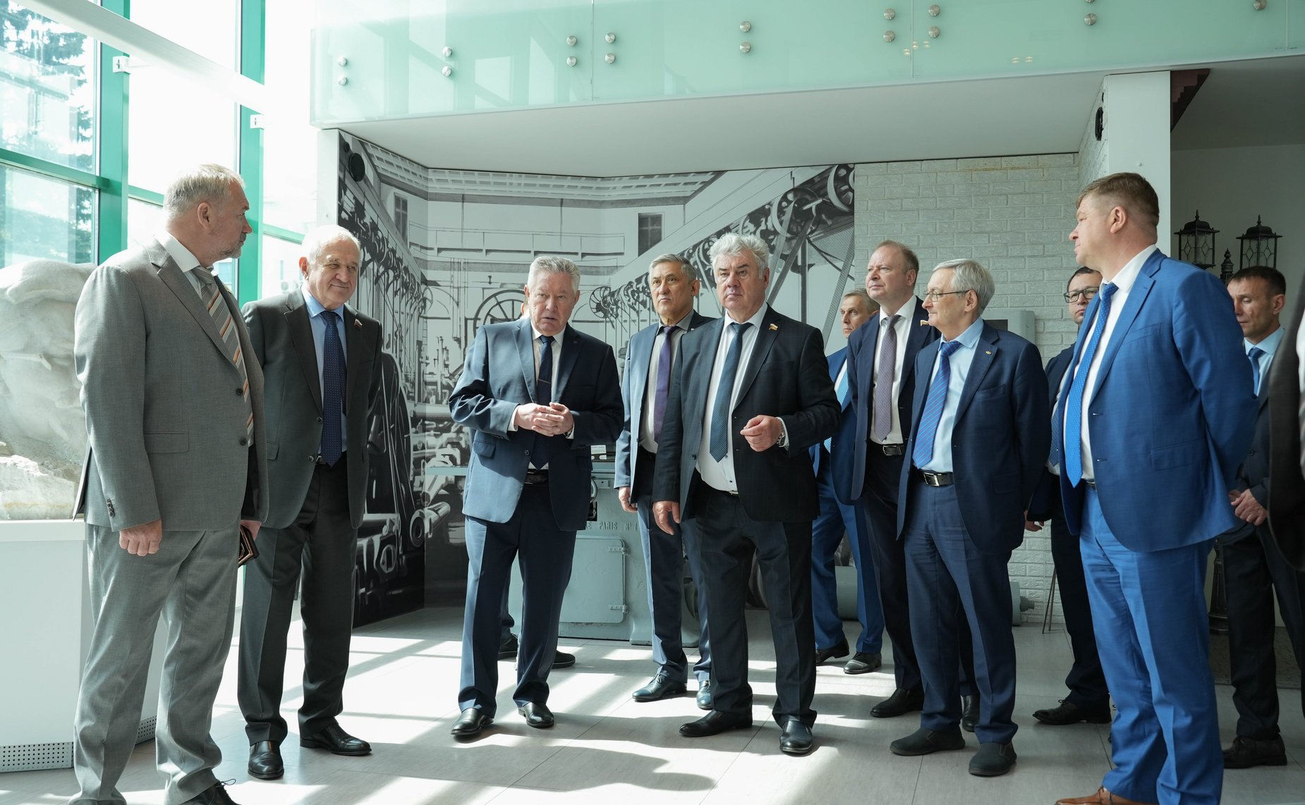 В рамках выездного заседания Комитета СФ по обороне и безопасности сенаторы посетили ряд социально значимых предприятий Свердловской области