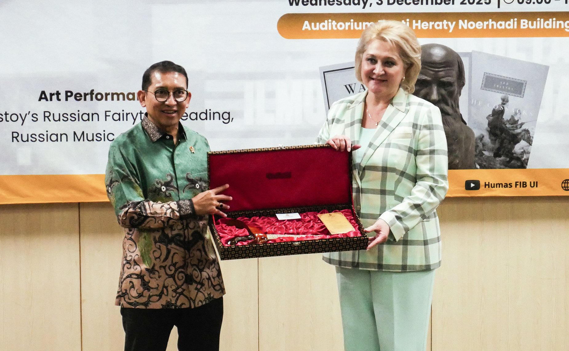 Делегация Совета Федерации в Университете Индонезии в Джакарте приняла участие в церемонии открытия бюста Л.Н. Толстому