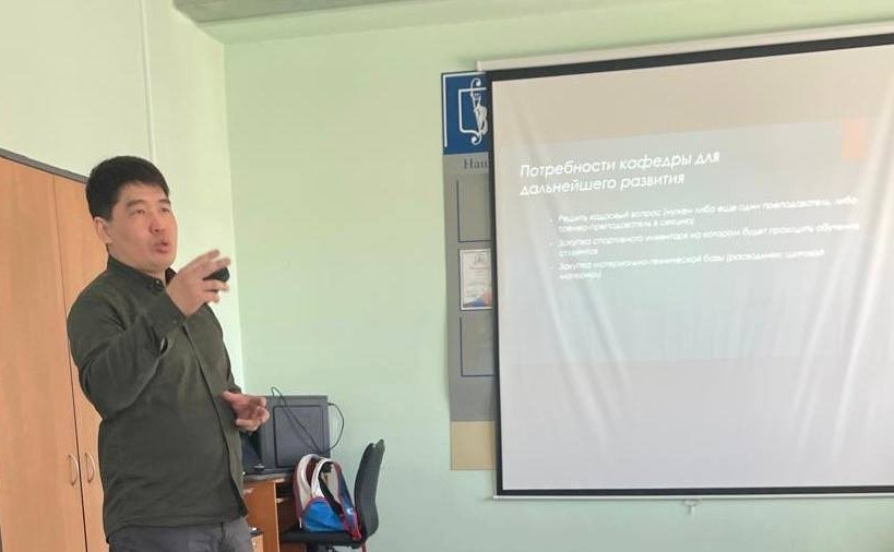 Баир Жамсуев осмотрел материальную базу кафедры стрельбы из лука в городе Чита