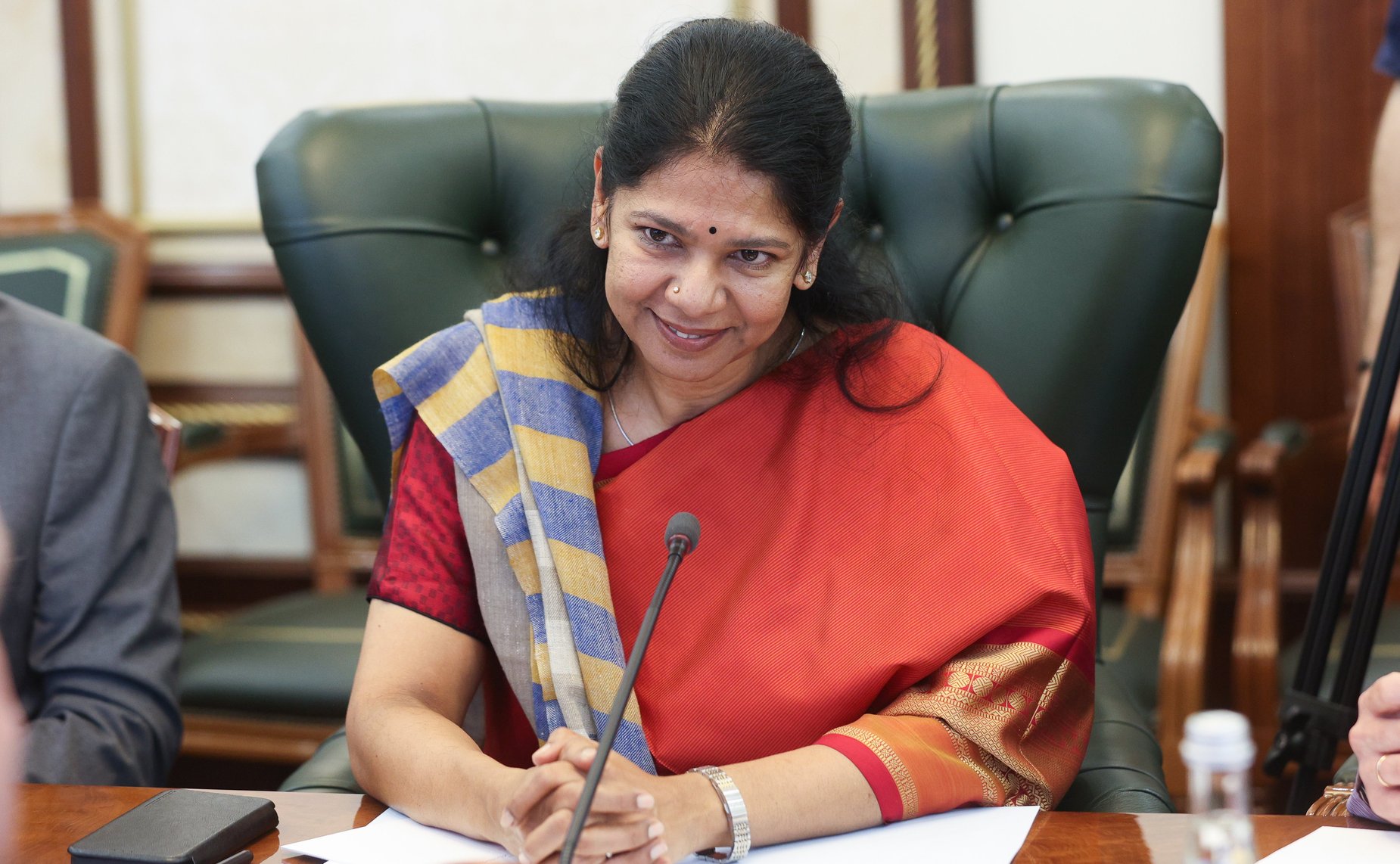 Встреча первого заместителя председателя Комитета СФ по международным делам Андрея Денисова с делегацией Республики Индии во главе с членом Народной палаты парламента Каниможи Карунанидхи