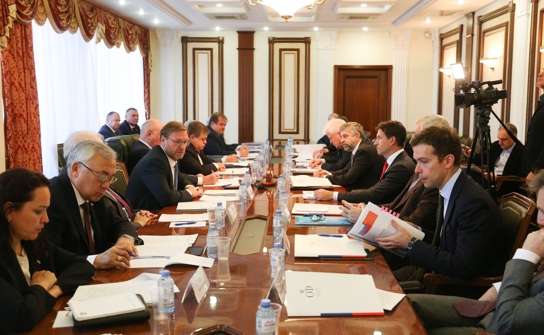 Круглый стол Комитета СФ по международным делам совместно с Комитетом СФ по обороне и безопасности