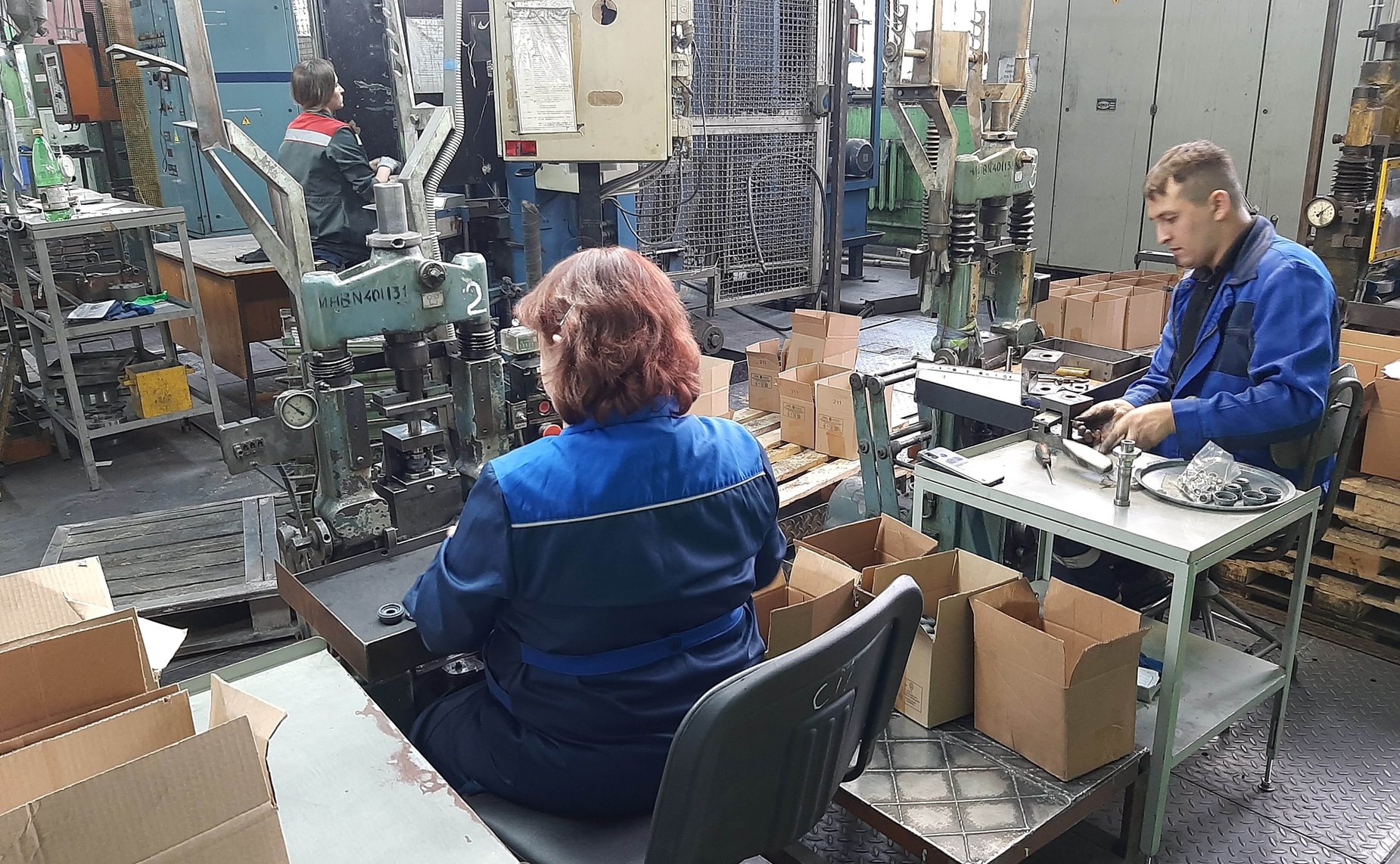 Сергей Мартынов во время визита в регион осмотрел цеха ОКТБ