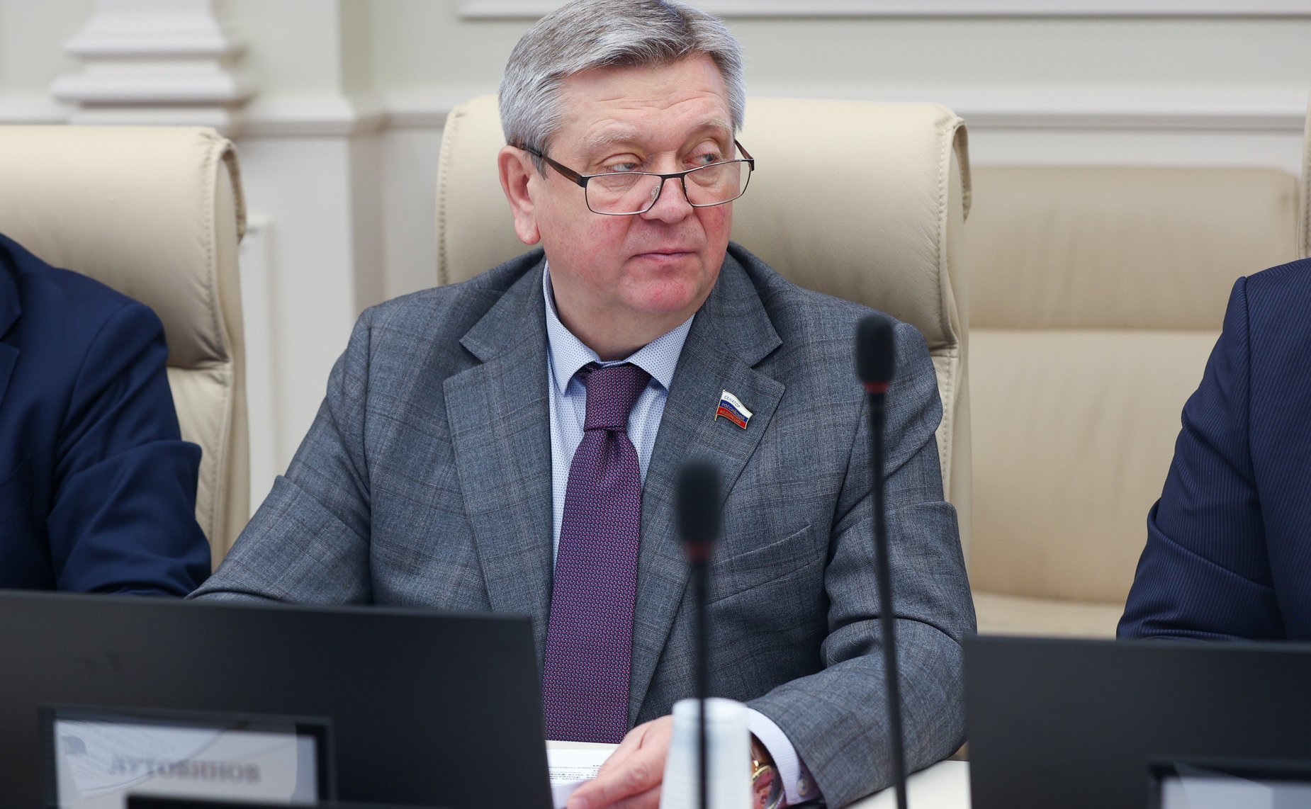 Александр Лутовинов