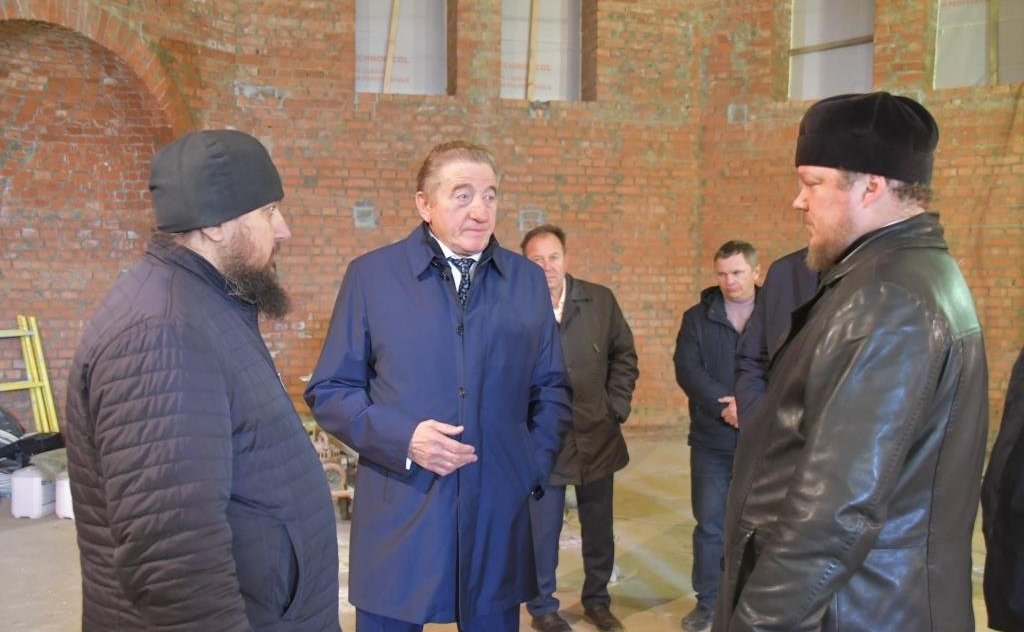 Сергей Лукин проинспектировал строительство храма в Воронеже