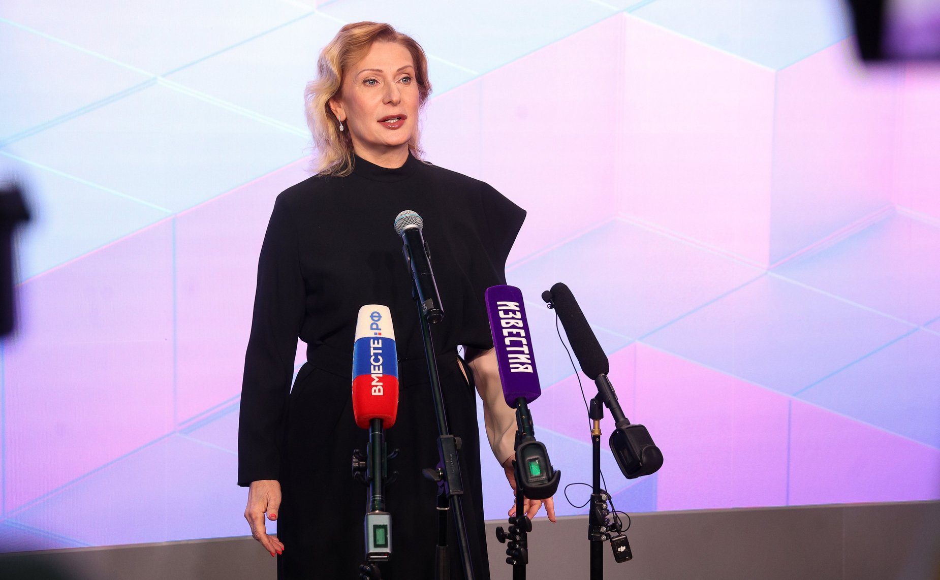 Пресс-подход заместителя Председателя Совета Федерации Инны Святенко