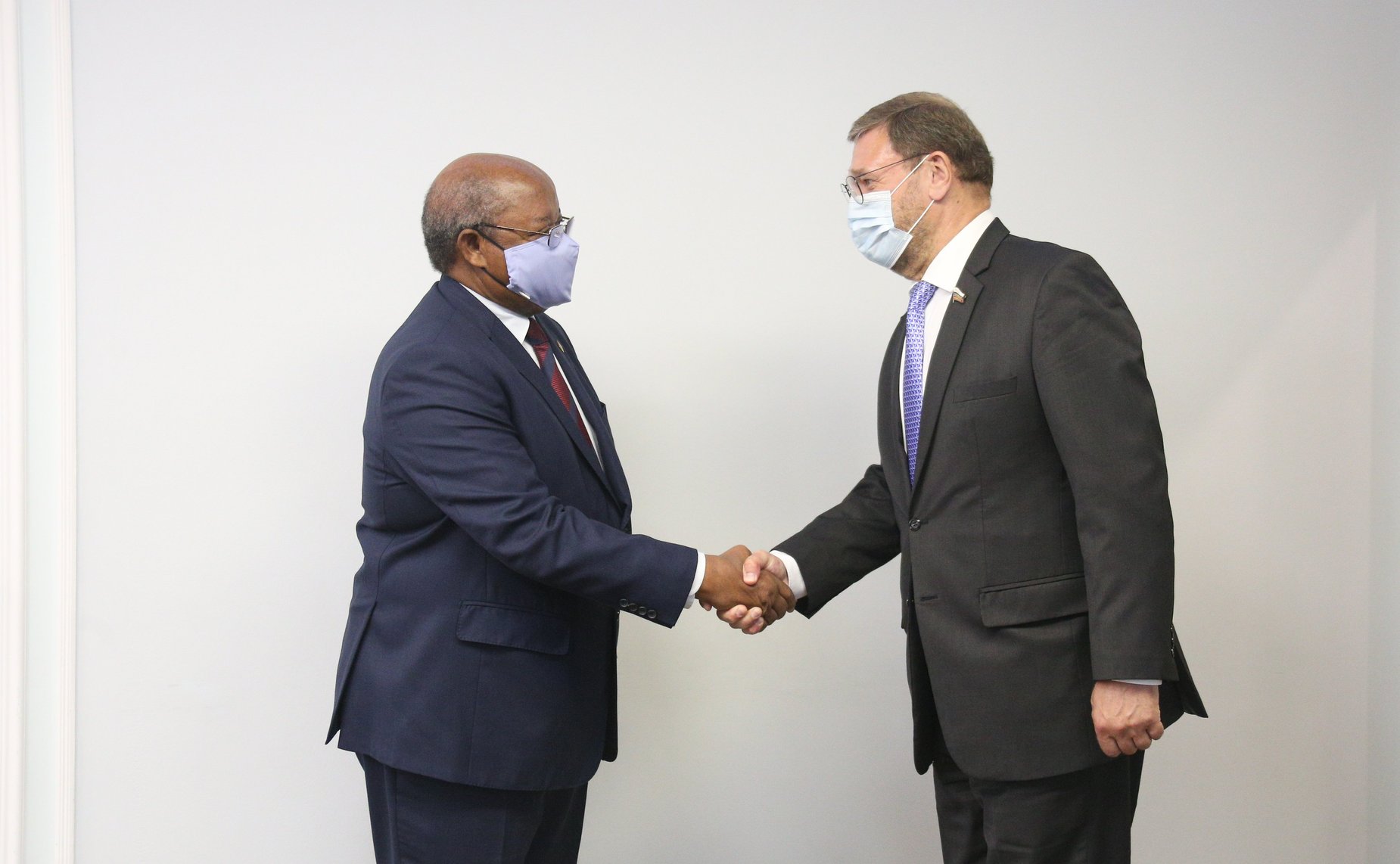 Встреча заместителя Председателя СФ Константина Косачева с Чрезвычайным и Полномочным Послом Республики Мозамбик в РФ Жозе Катупой