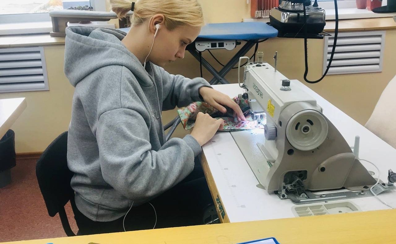 Андрей Хапочкин познакомил своих товарищей из регионального отделения «Боевое братство» с коллективом Сахалинского техникума сервиса