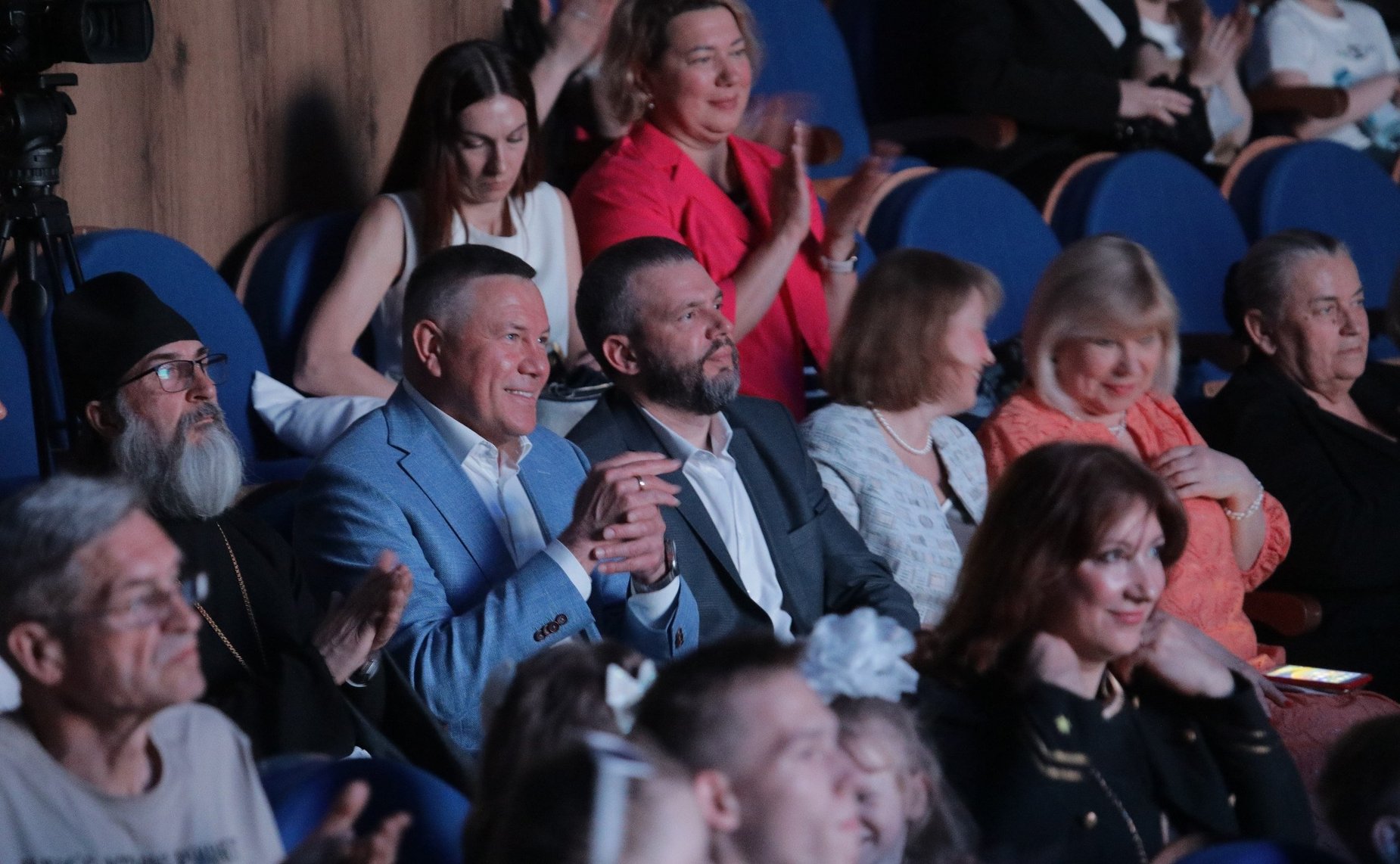 Олег Кувшинников вручил специальный приз победителю фестиваля «Созвездие талантов Вологодчины»