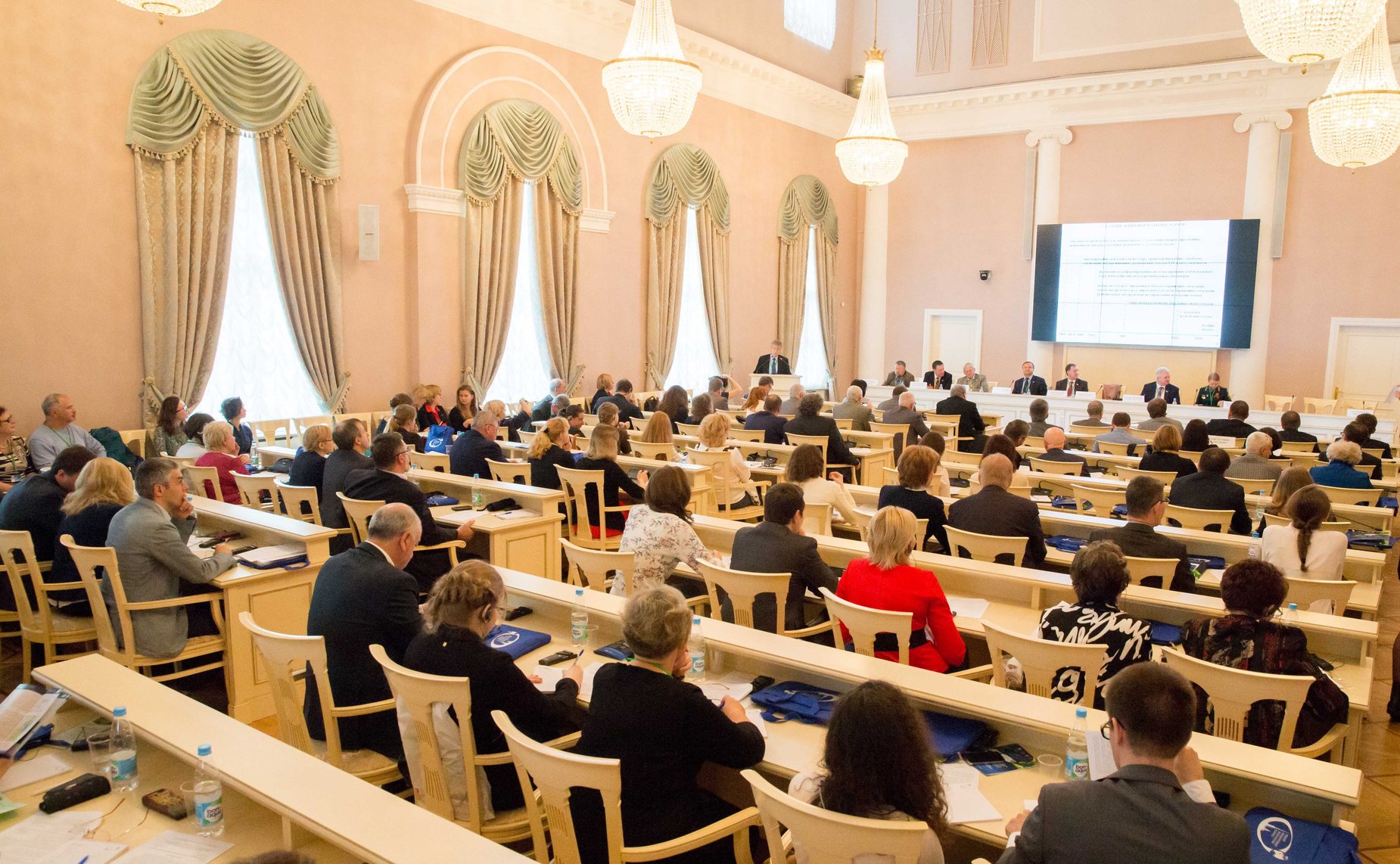 Заседания «круглых столов» в рамках Невского международного экологического конгресса