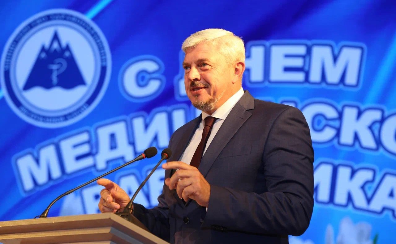 Татьяна Гигель в ходе рабочей командировки по региону приняла участие и выступила на торжественном собрании, посвященном празднованию Дня медицинского работника