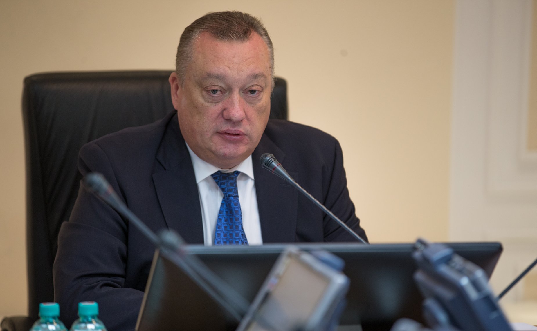 В. Тюльпанов