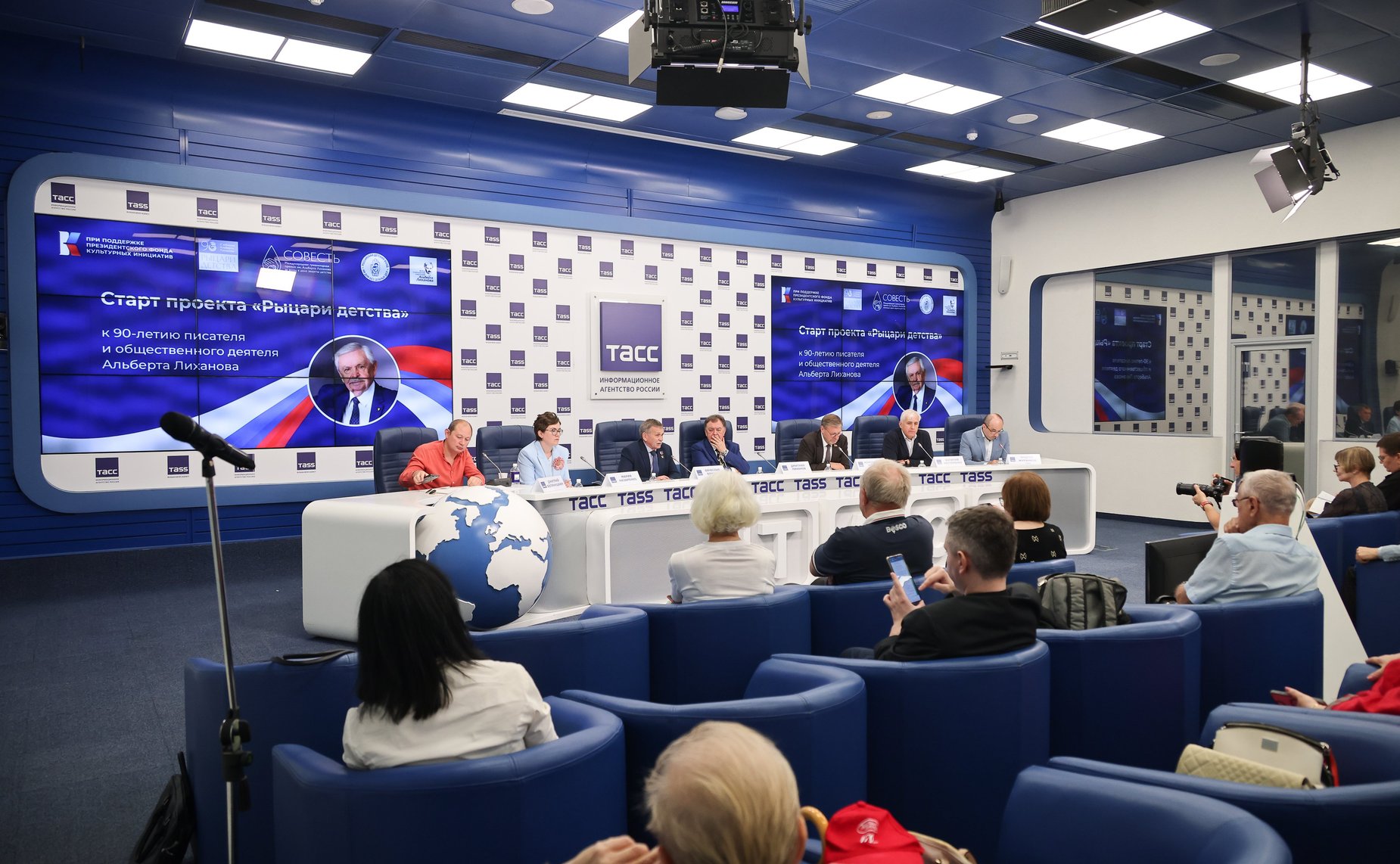 Константин Косачев принял участие в пресс-конференции, посвященной старту проекта «Рыцари детства» (фото ТАСС)