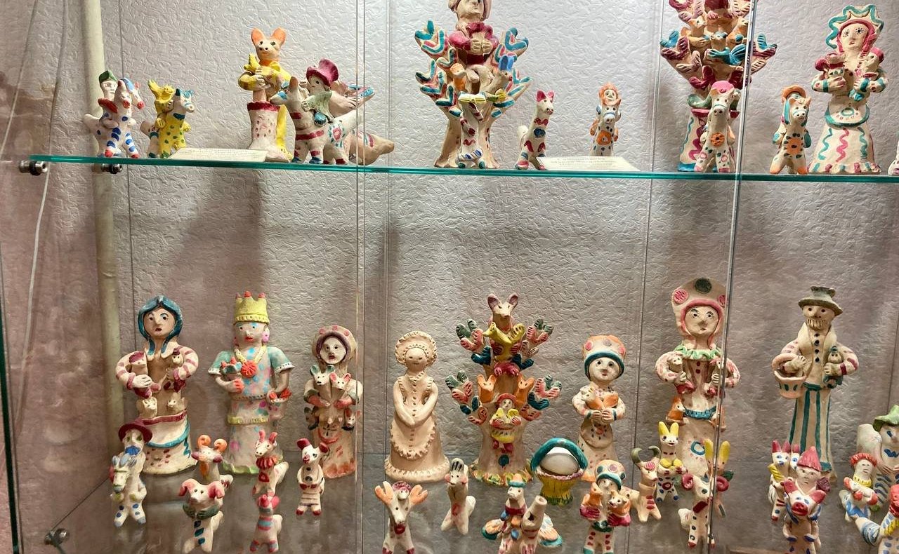 Анатолий Артамонов в рамках рабочей поездки в регион обсудил вопросы поддержки народных художественных промыслов в регионе