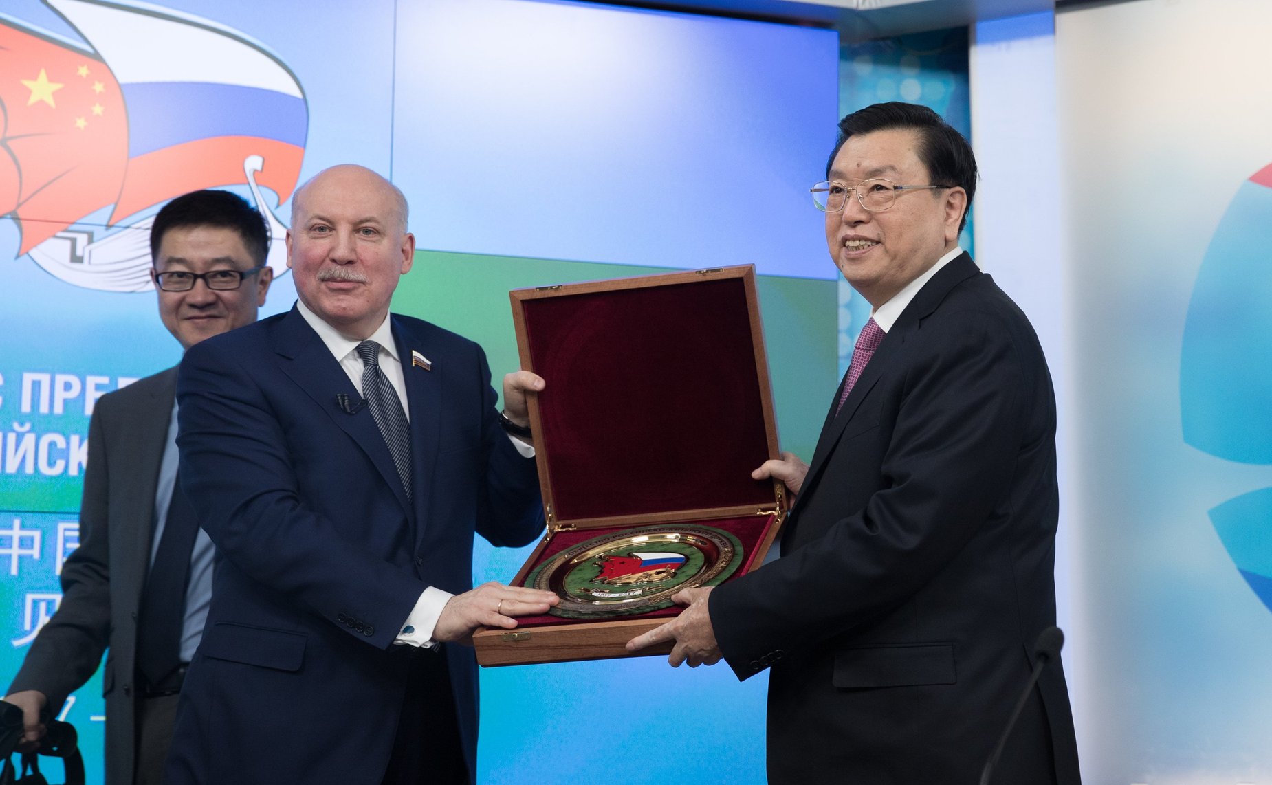 Д. Мезенцев и Ч. Дэцзян