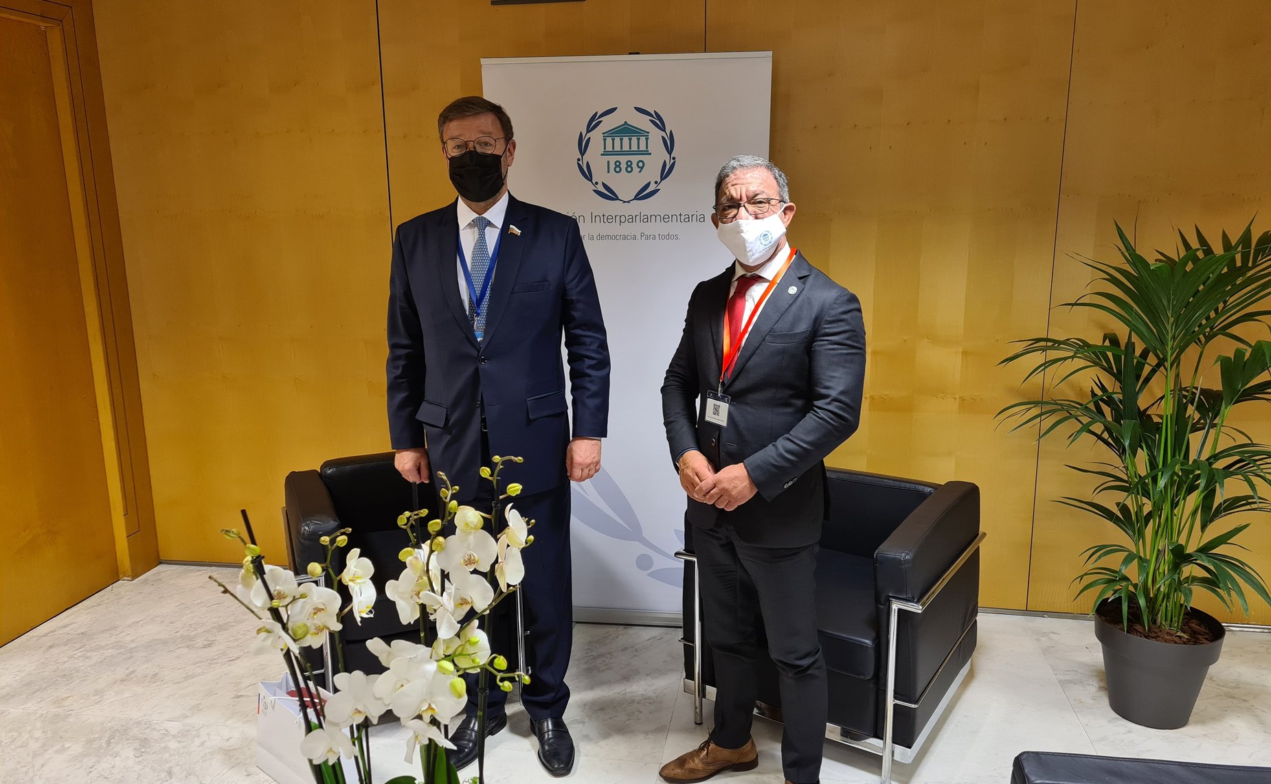 Заместитель Председателя СФ Константин Косачев, который возглавляет делегацию Федерального Собрания Российской Федерации на 143-й Ассамблее Межпарламентского союза (МПС), провел встречу с Председателем МПС Дуарте Пашеку