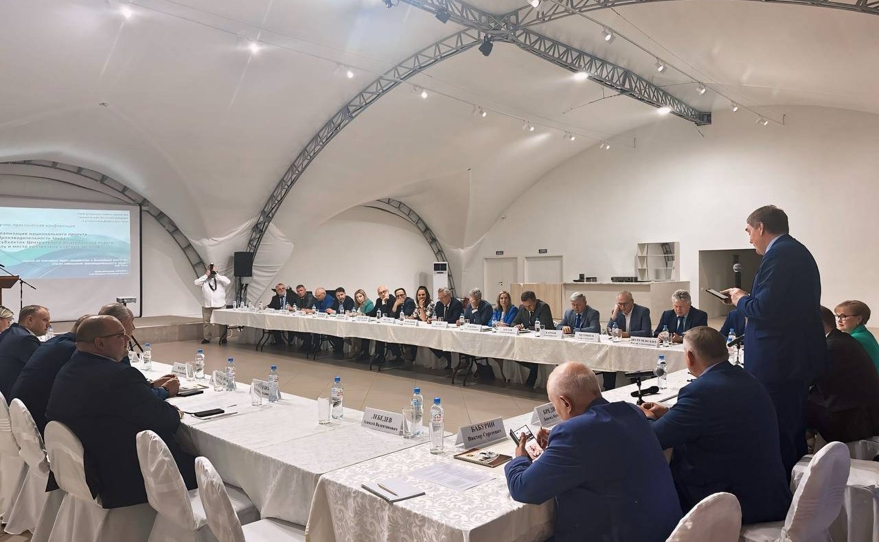 Александр Савин в Калужской области принял участие в научно-практической конференции отделения Совета контрольно-счетных органов при Счетной палате РФ в ЦФО