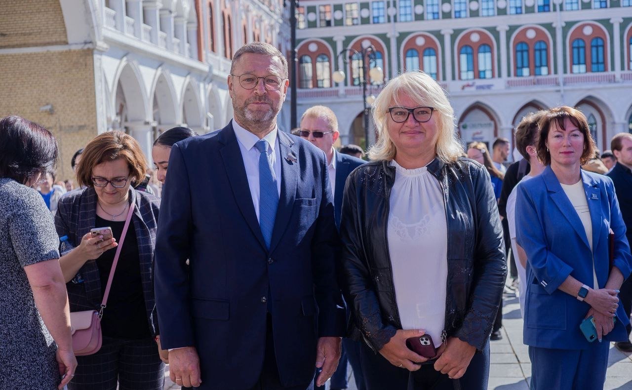 Заместитель Председателя Совета Федерации Константин Косачев в День знаний принял участие в ряде мероприятий