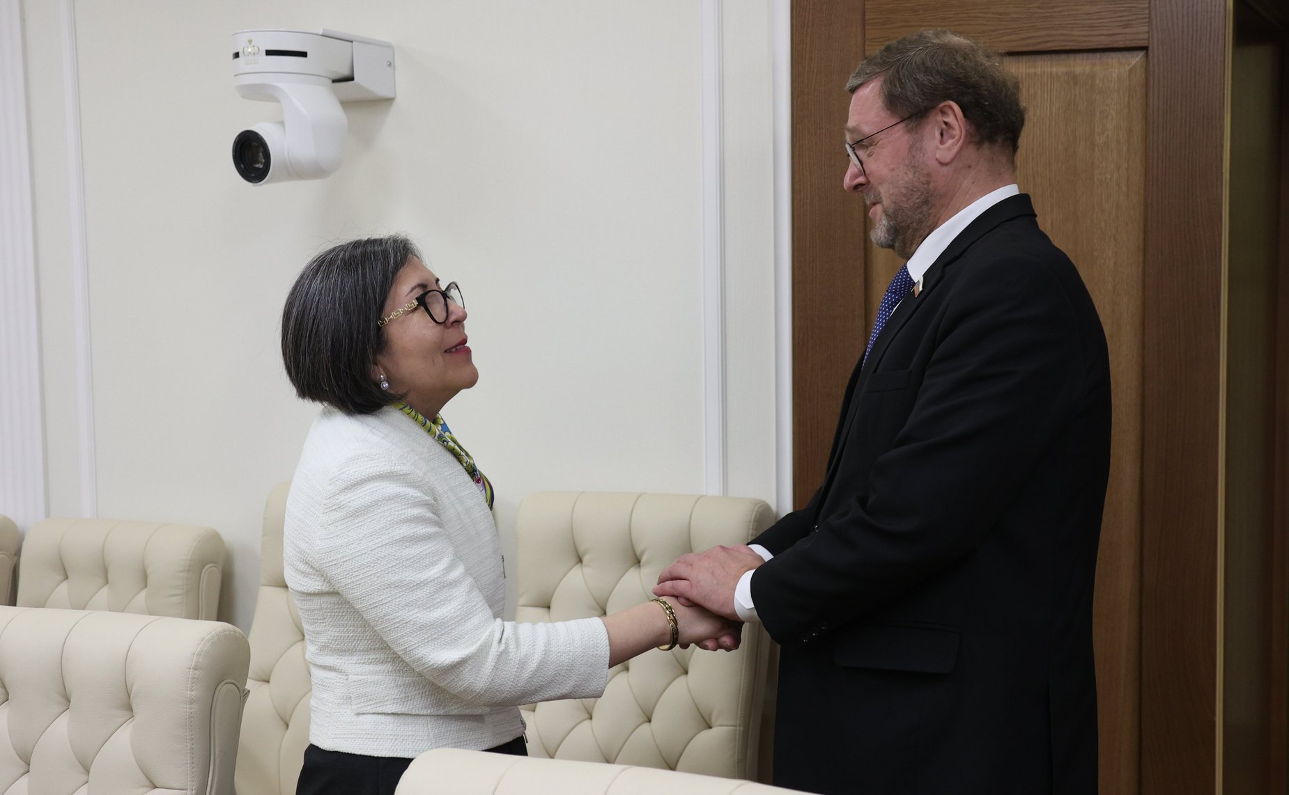 Константин Косачев провел встречу с Чрезвычайным и Полномочным Послом Многонационального Государства Боливия в Российской Федерации Марией Луисой Рамос Урсагасте