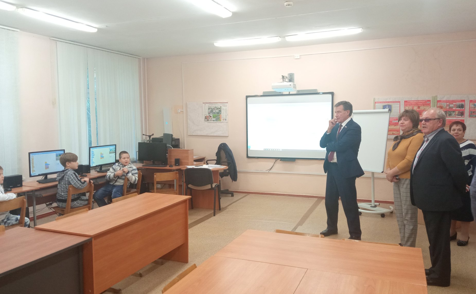 Сергей Рябухин в ходе поездки в регион встретился с победителями V Всероссийского детского конкурса «Портрет твоего края»