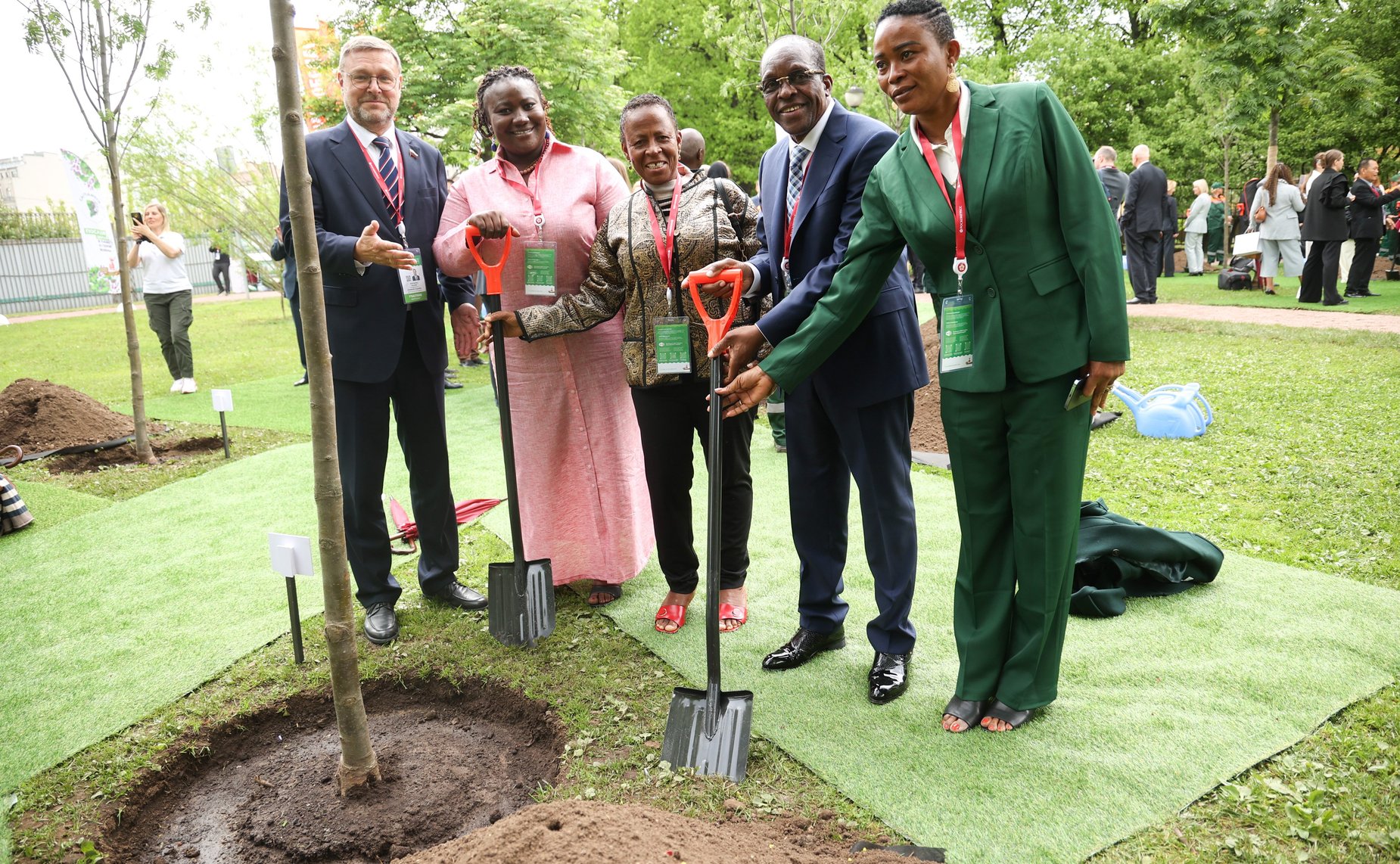 Церемония высадки деревьев в рамках проведения международной эколого-патриотической акции «Сад памяти», приуроченной к году Защитника Отечества