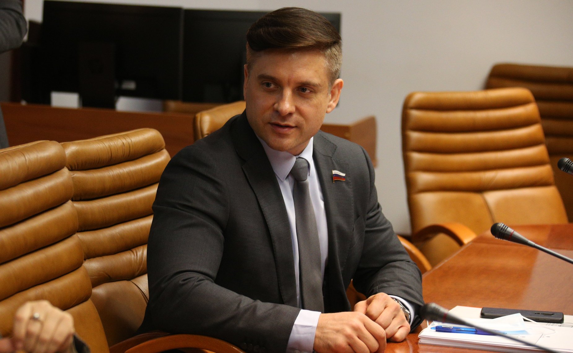 Юрий Архаров