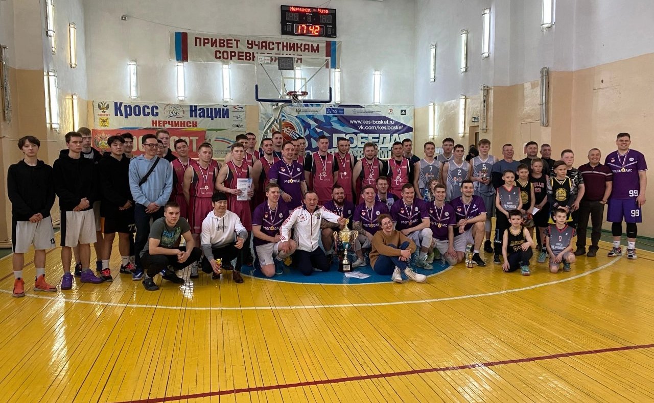 Сергей Михайлов принял участие в открытии традиционного 29-го краевого турнира по баскетболу среди мужских команд памяти Александра Замолоцкого